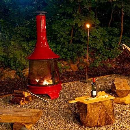Kizuna Lodge & Bbq Centre Hakuba Bagian luar foto