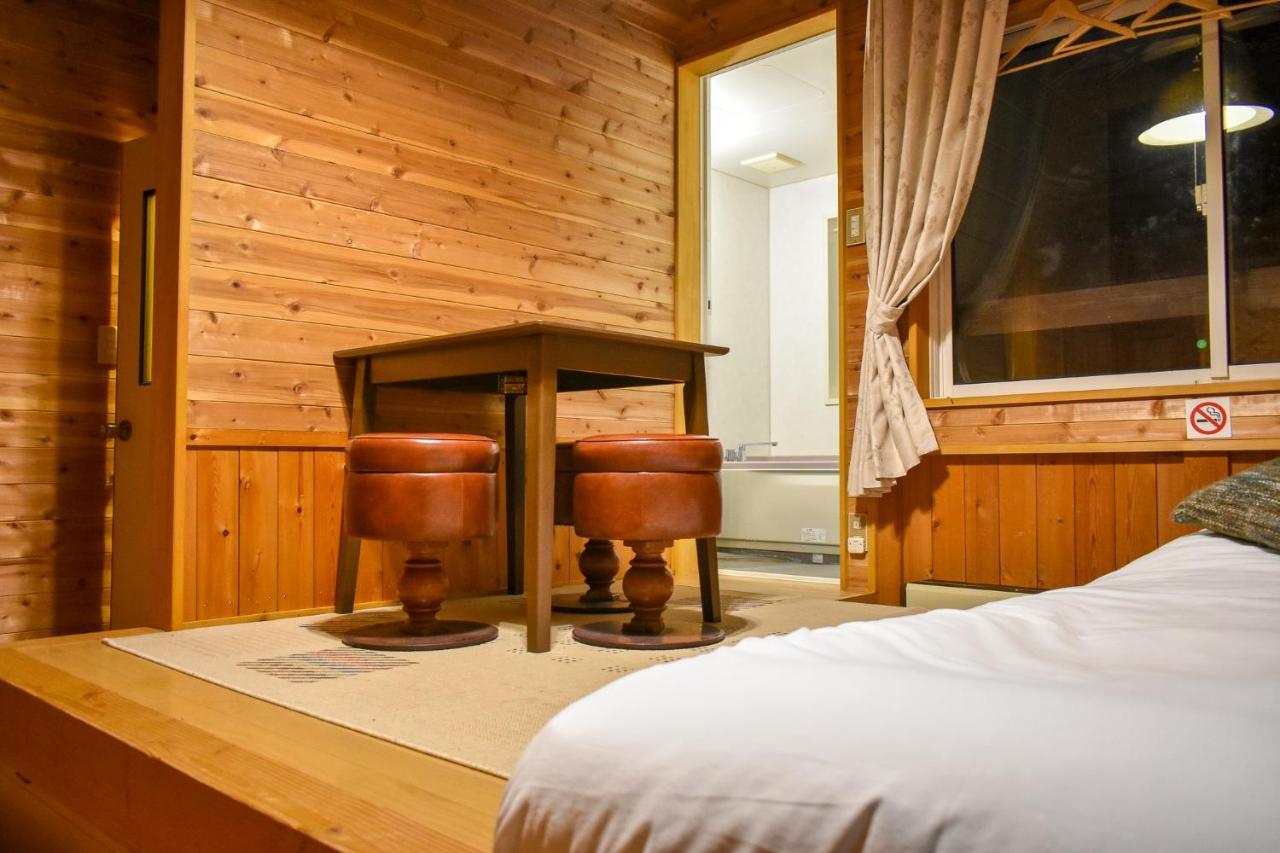 Kizuna Lodge & Bbq Centre Hakuba Bagian luar foto